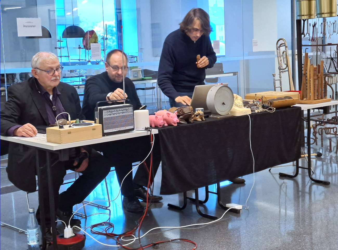 Das Ensemble für Neue Kammermusik der TU Dortmund spielt Telephones and Birds (Foto: Dr. Niklas Gliesmann)